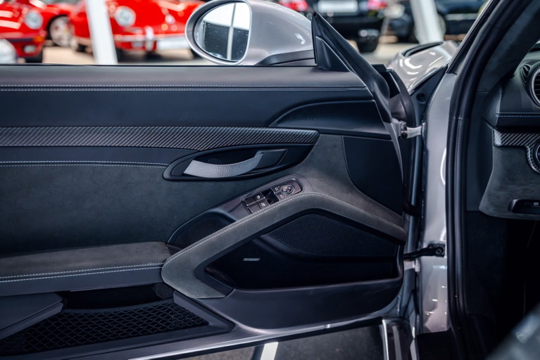 Porsche 718 Cayman GT4 RS