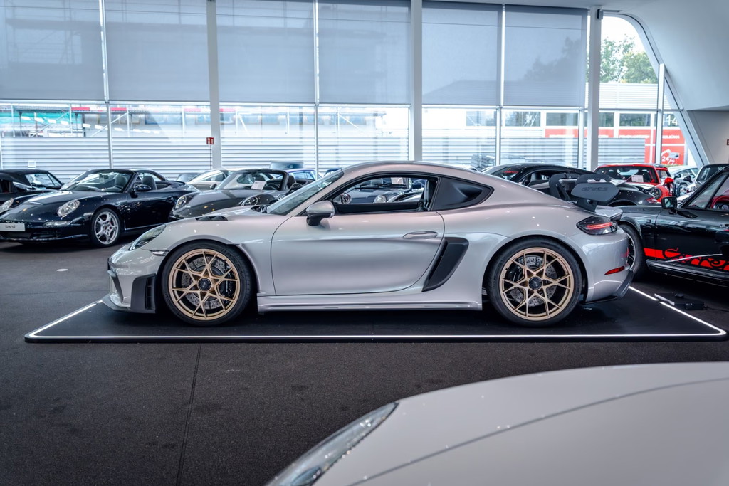 Porsche 718 Cayman GT4 RS