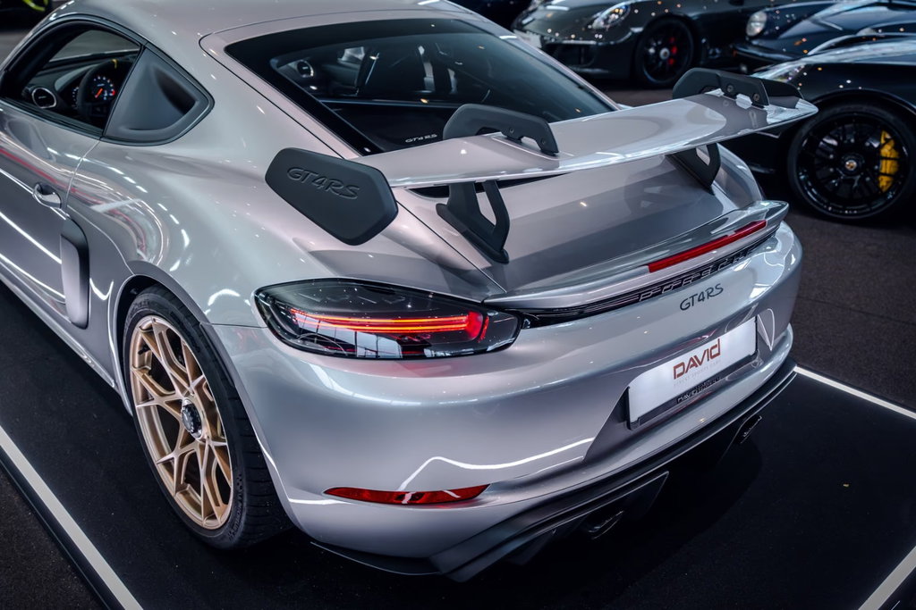 Porsche 718 Cayman GT4 RS