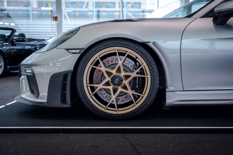 Porsche 718 Cayman GT4 RS