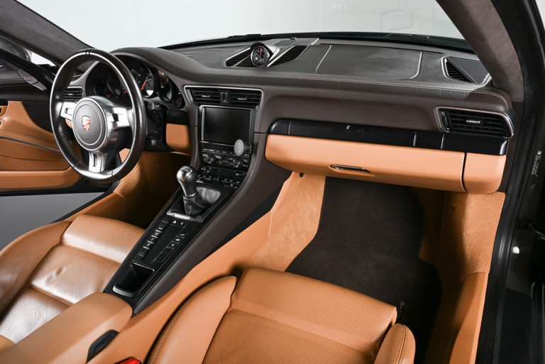 Porsche 991 Carrera GTS