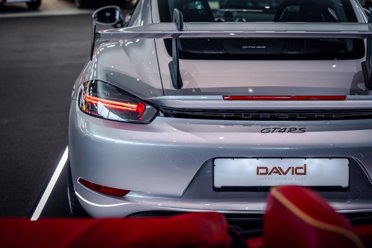 Porsche 718 Cayman GT4 RS