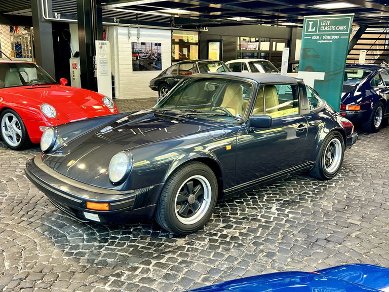 Porsche 911 Carrera 3.2