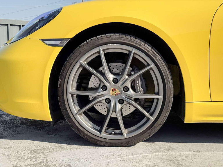 Porsche 718 Cayman