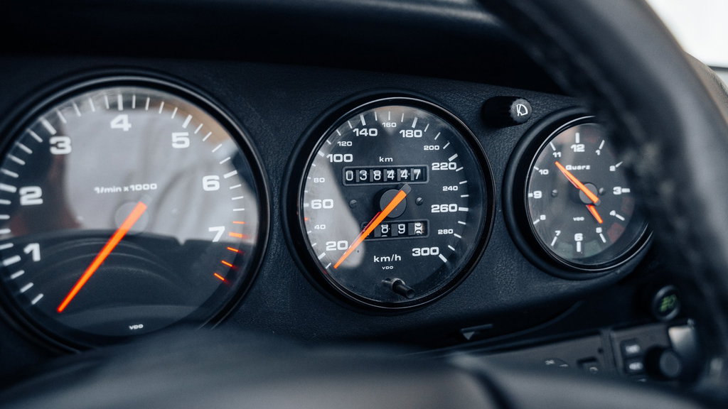 Porsche 964 Carrera 2 Speedster