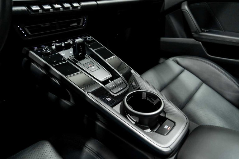 Porsche 992 Carrera