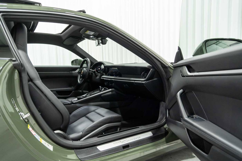 Porsche 992 Carrera