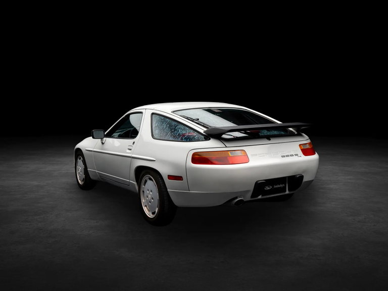 Porsche 928 S4
