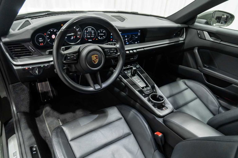 Porsche 992 Carrera