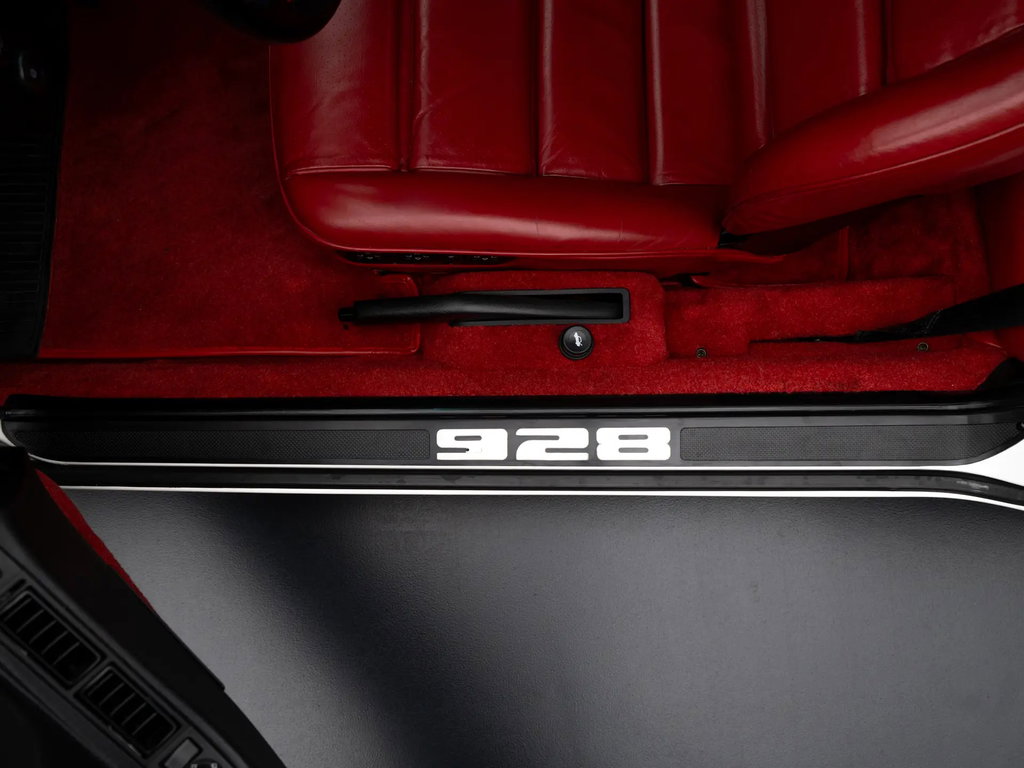 Porsche 928 S4