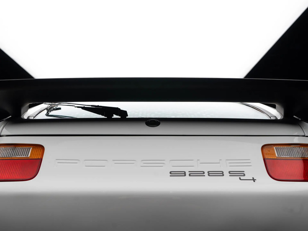 Porsche 928 S4