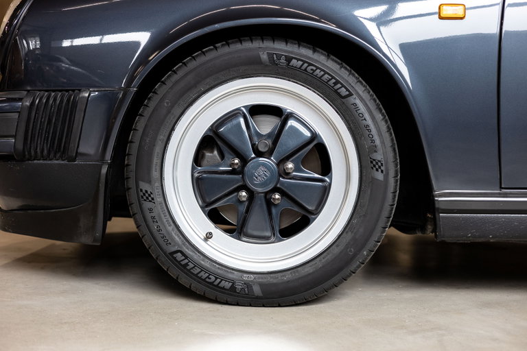 Porsche 911 Carrera 3.2 «25 Jahre 911»