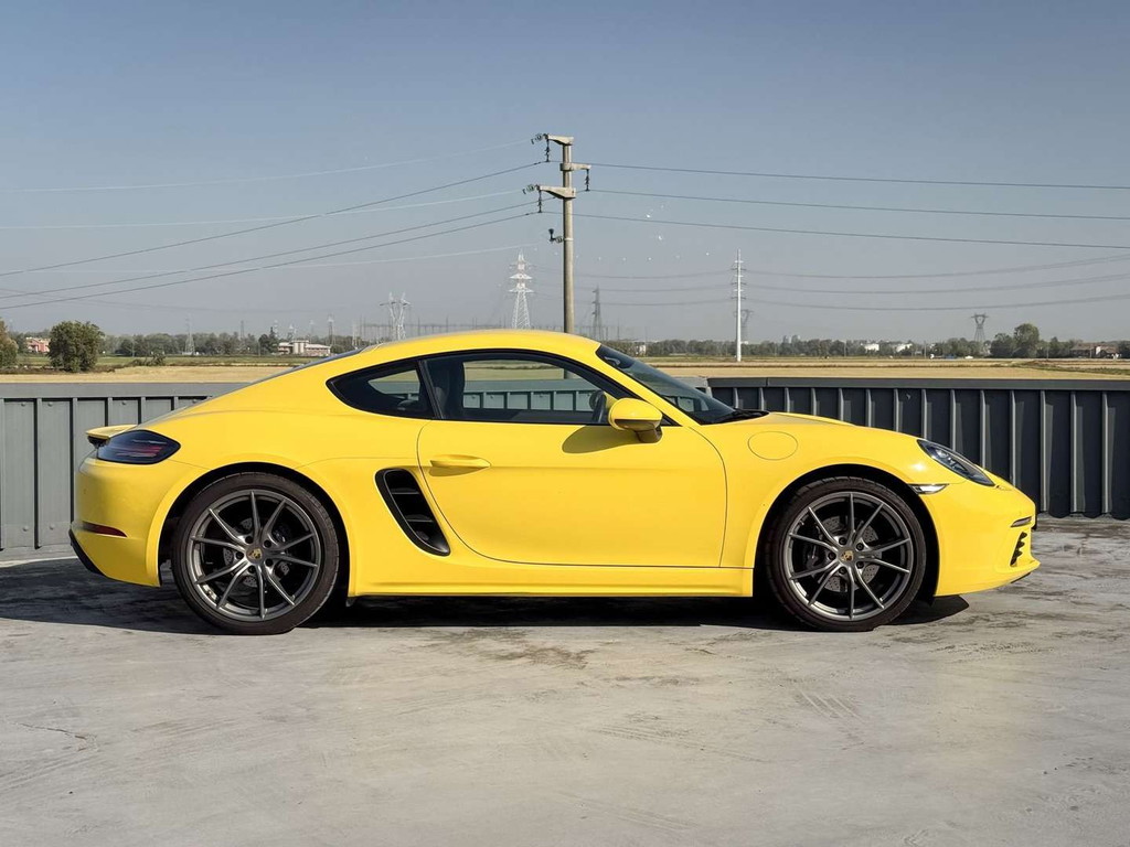 Porsche 718 Cayman