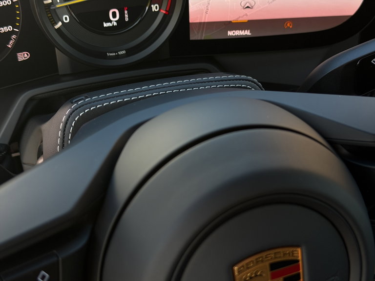 Porsche 992 GT3 Touring