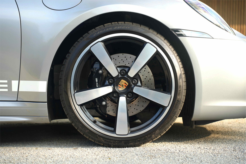 Porsche 992 Heritage Design Edition