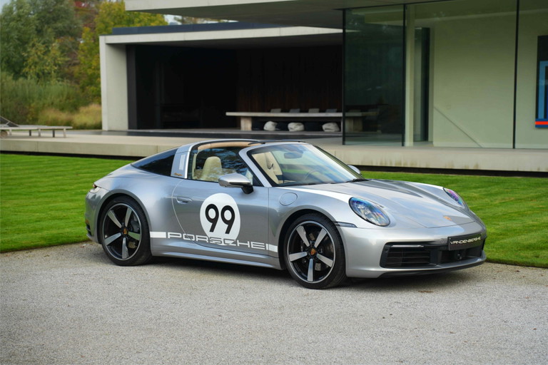 Porsche 992 Heritage Design Edition