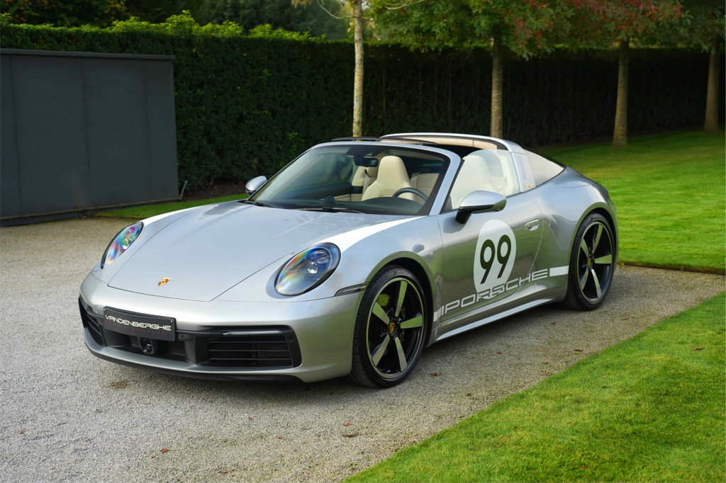 Porsche 992 Heritage Design Edition