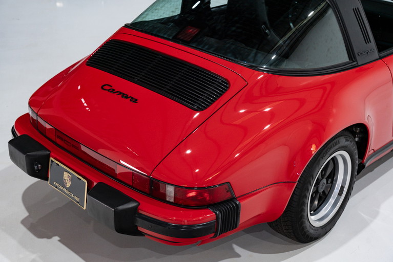 Porsche 911 Carrera 3.2 (US)