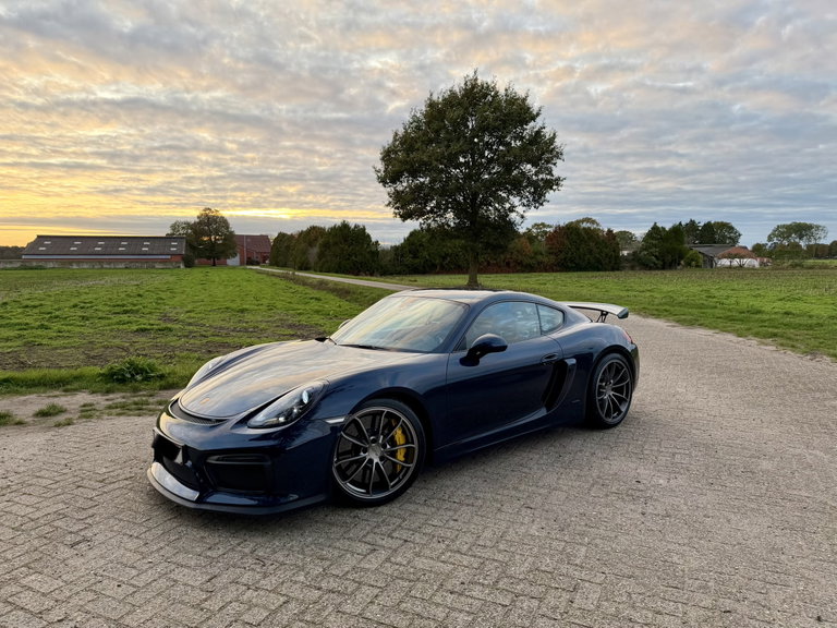 Porsche 981 Cayman GT4