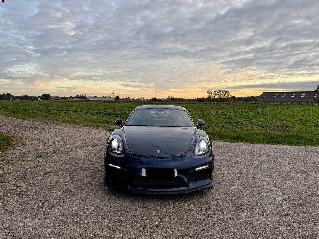 Porsche 981 Cayman GT4