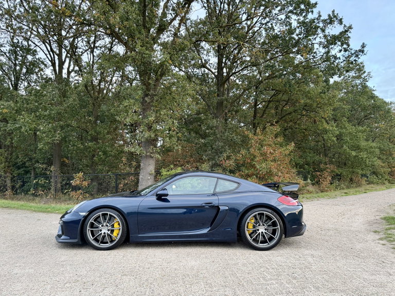 Porsche 981 Cayman GT4