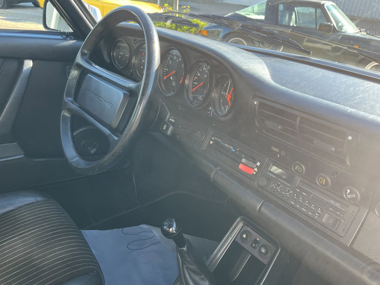Porsche 911 Carrera 3.2