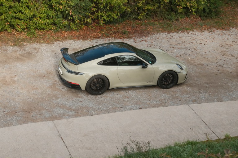 Porsche 992 Carrera 4 GTS