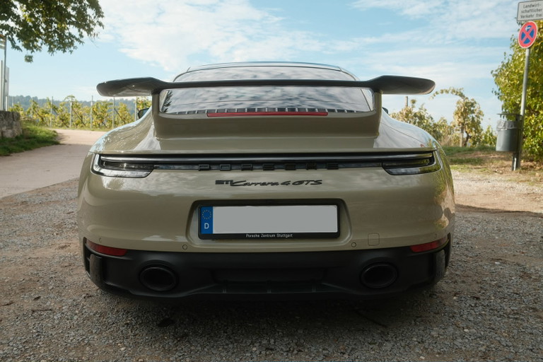 Porsche 992 Carrera 4 GTS