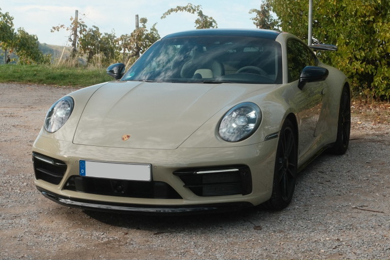 Porsche 992 Carrera 4 GTS