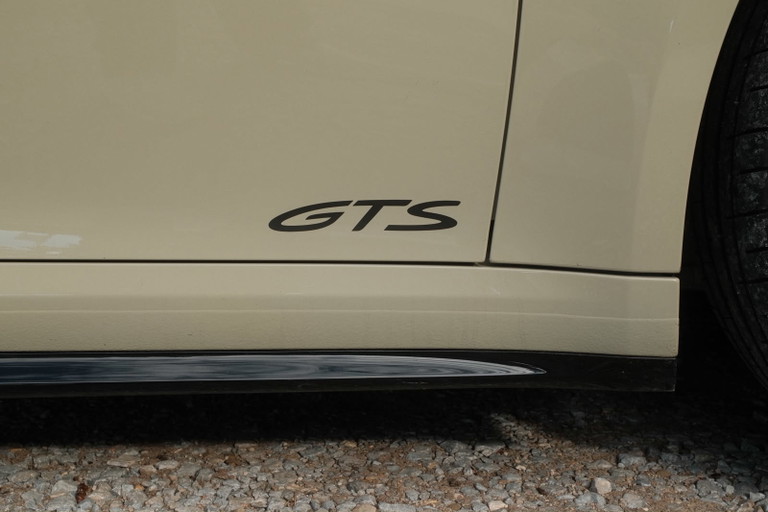 Porsche 992 Carrera 4 GTS