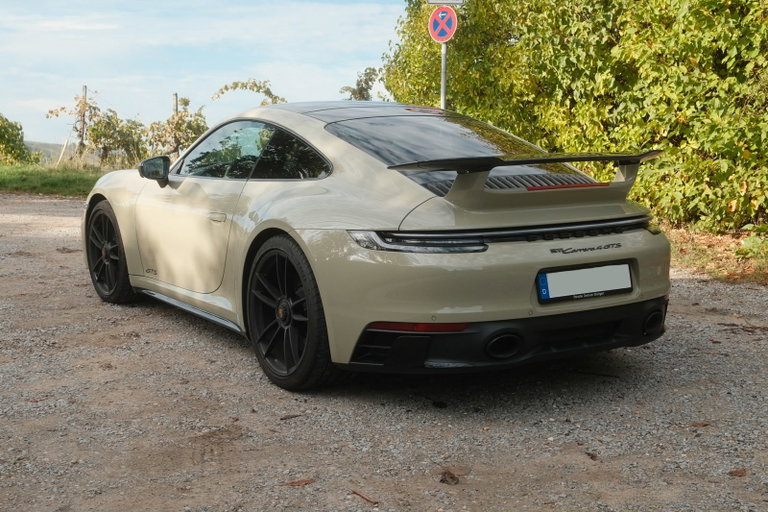 Porsche 992 Carrera 4 GTS