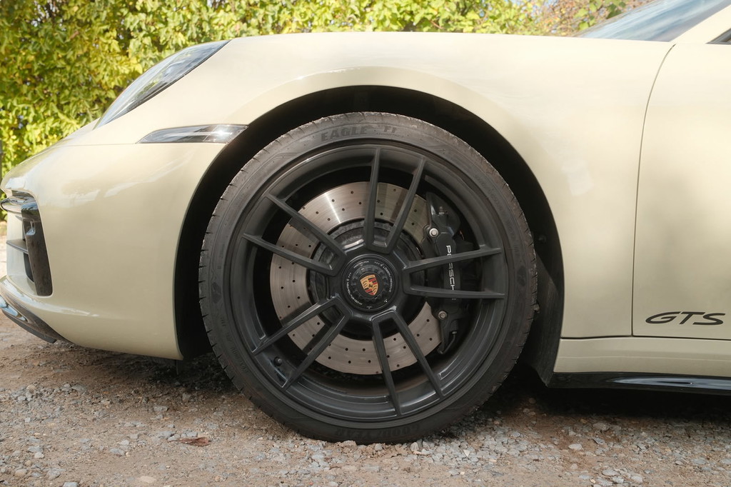 Porsche 992 Carrera 4 GTS