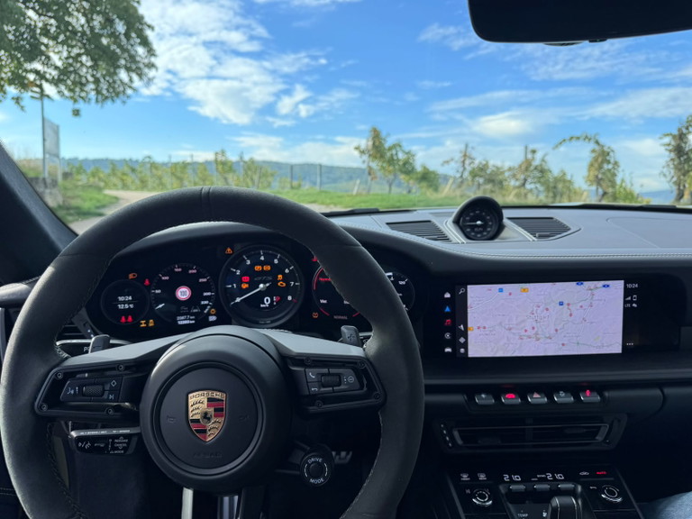 Porsche 992 Carrera 4 GTS