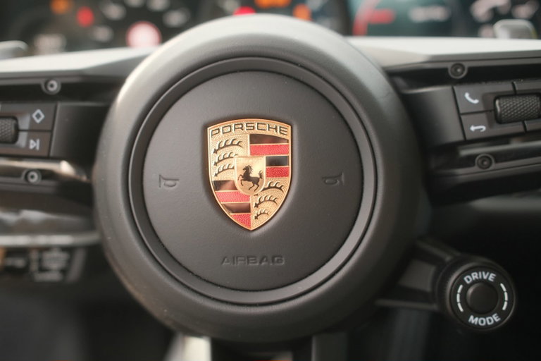 Porsche 992 Carrera 4 GTS