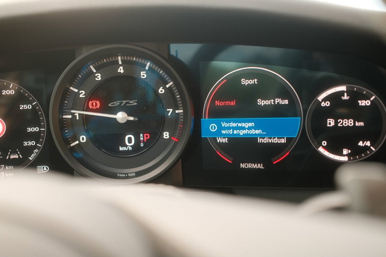 Porsche 992 Carrera 4 GTS