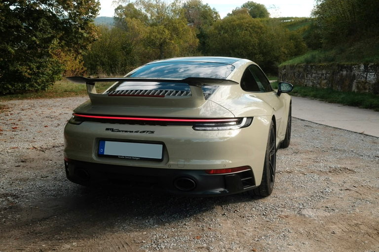 Porsche 992 Carrera 4 GTS