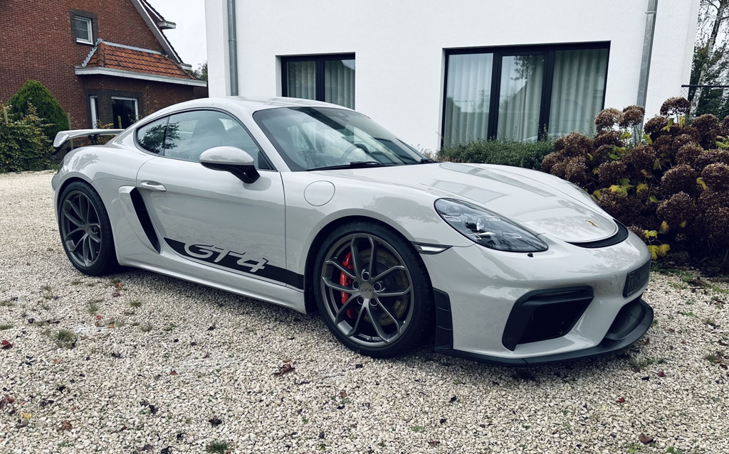 Porsche 718 Cayman GT4