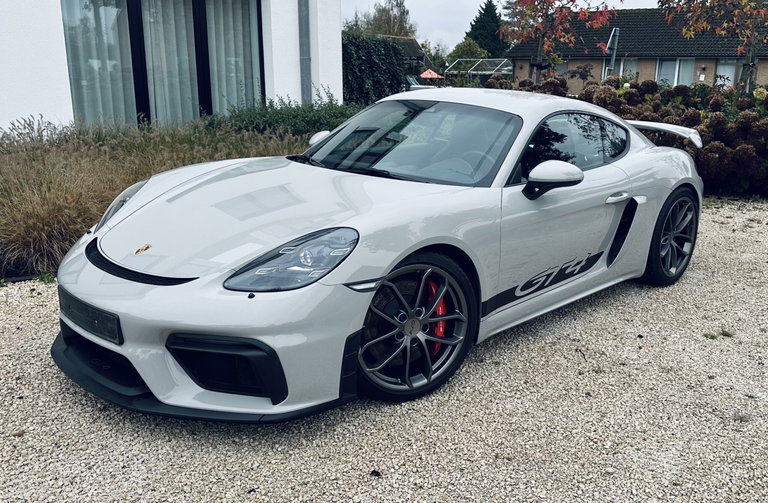 Porsche 718 Cayman GT4