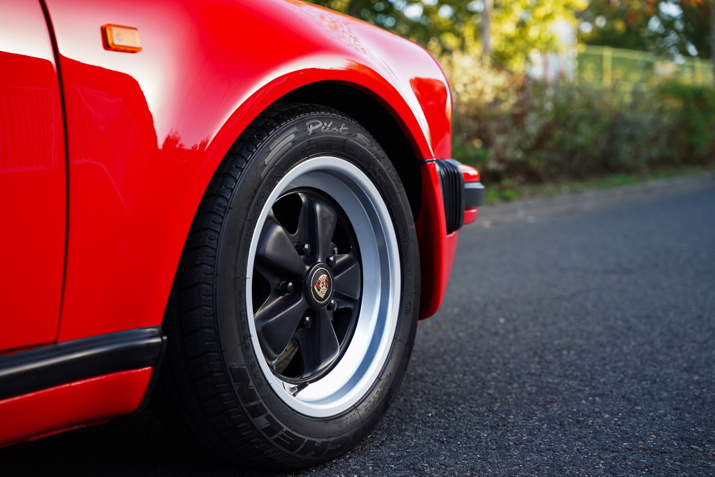 Porsche 911 Carrera 3.2 Speedster