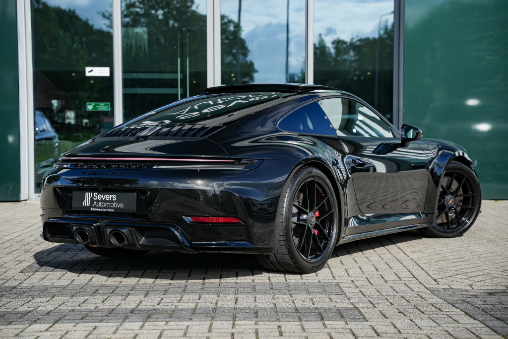 Porsche 992.2 Carrera GTS