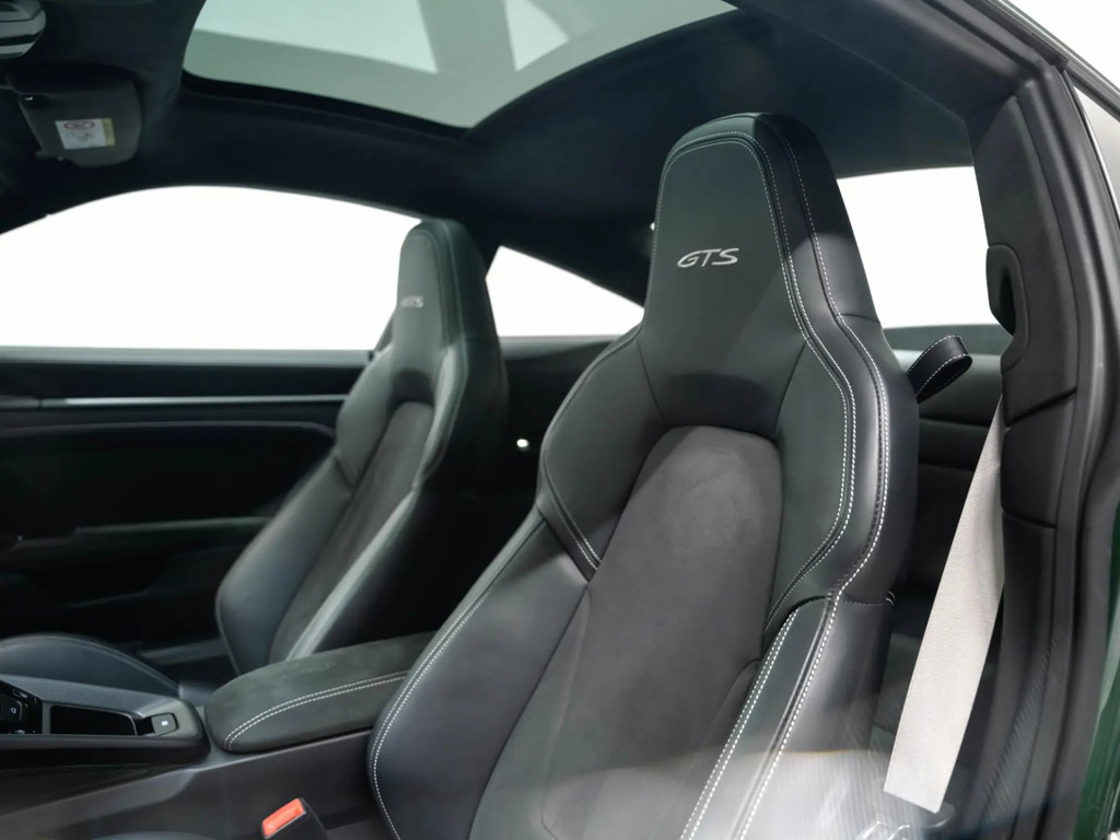 Porsche 992 Carrera GTS