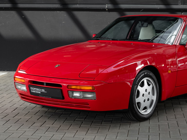 Porsche 944 Coupé