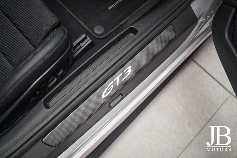 Porsche 992 GT3 Touring
