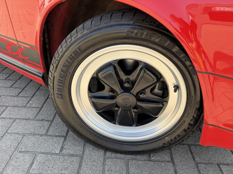 Porsche 911 Carrera 3.2