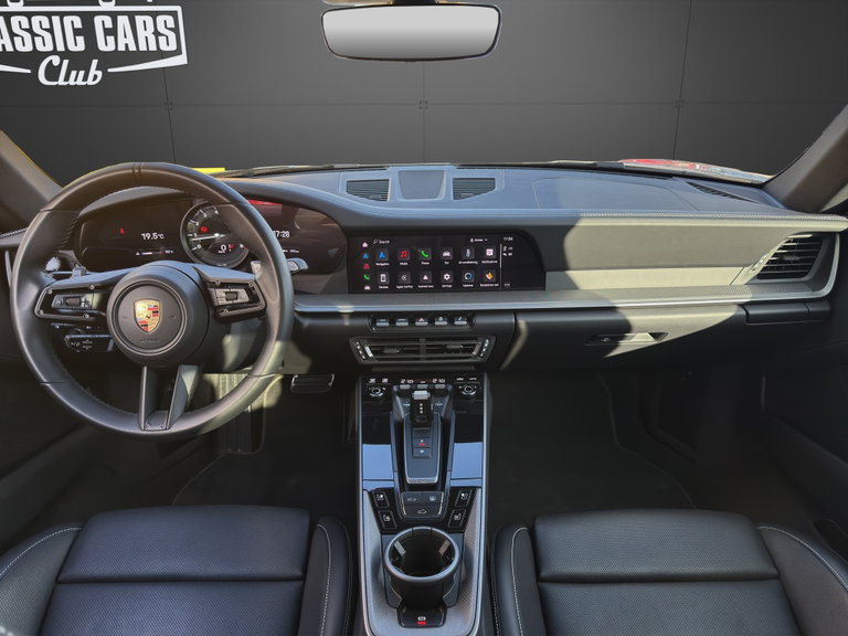 Porsche 992 Carrera 4