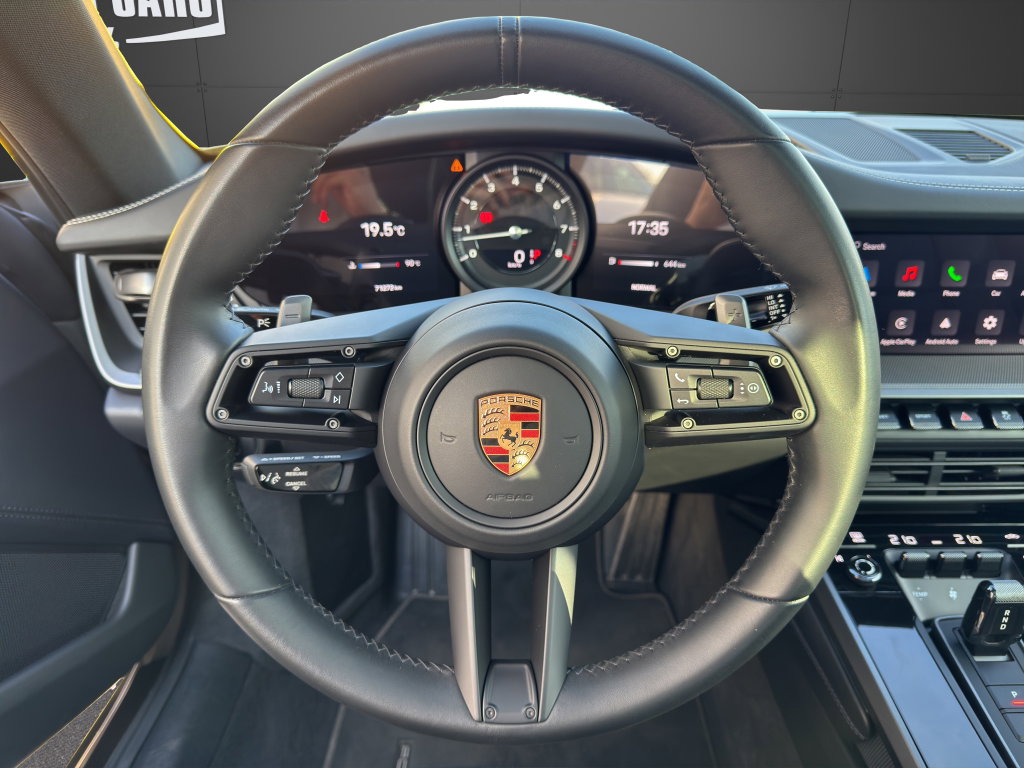 Porsche 992 Carrera 4