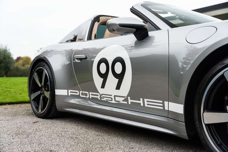 Porsche 992 Heritage Design Edition