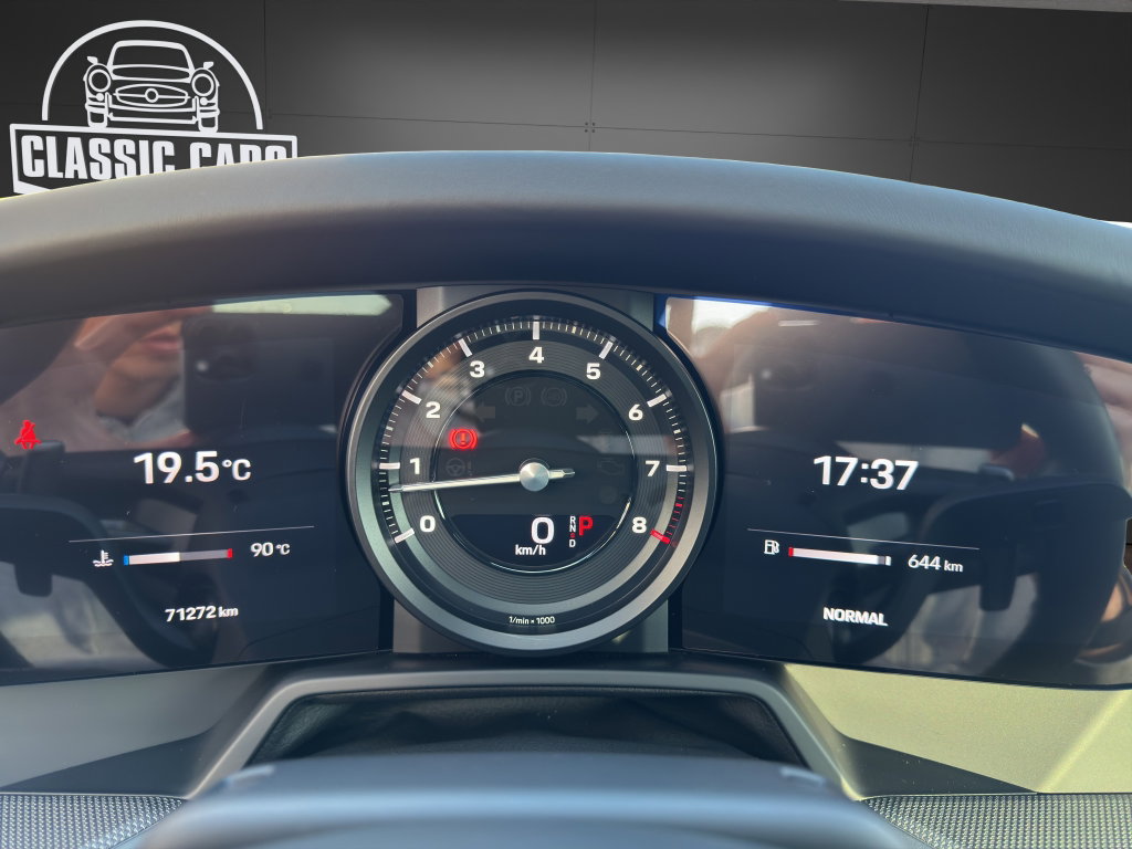 Porsche 992 Carrera 4