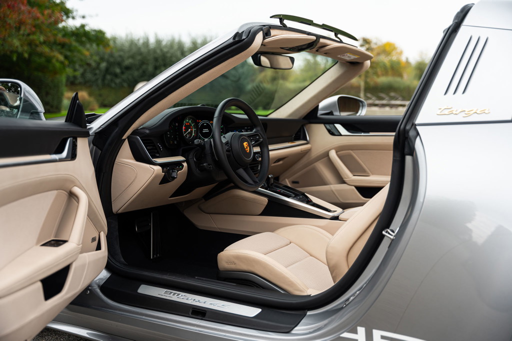 Porsche 992 Heritage Design Edition
