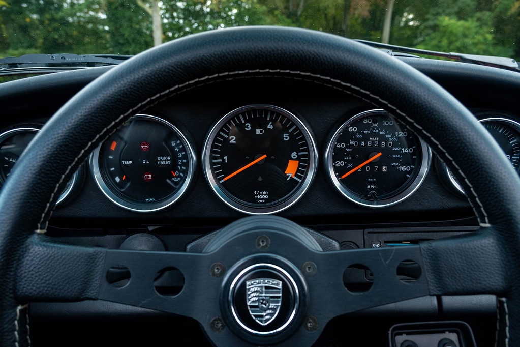 Porsche 911 Carrera 3.2 (US)